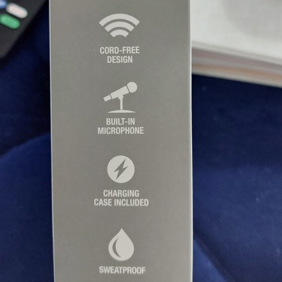 iLive Truly Wireless Bluetooth Earbuds - Picture 3 of 3